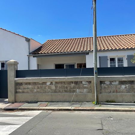 רושפור Maison Chaleureuse Avec Terrasse Privative Proche De La Gare Et Du Centre-Ville מראה חיצוני תמונה