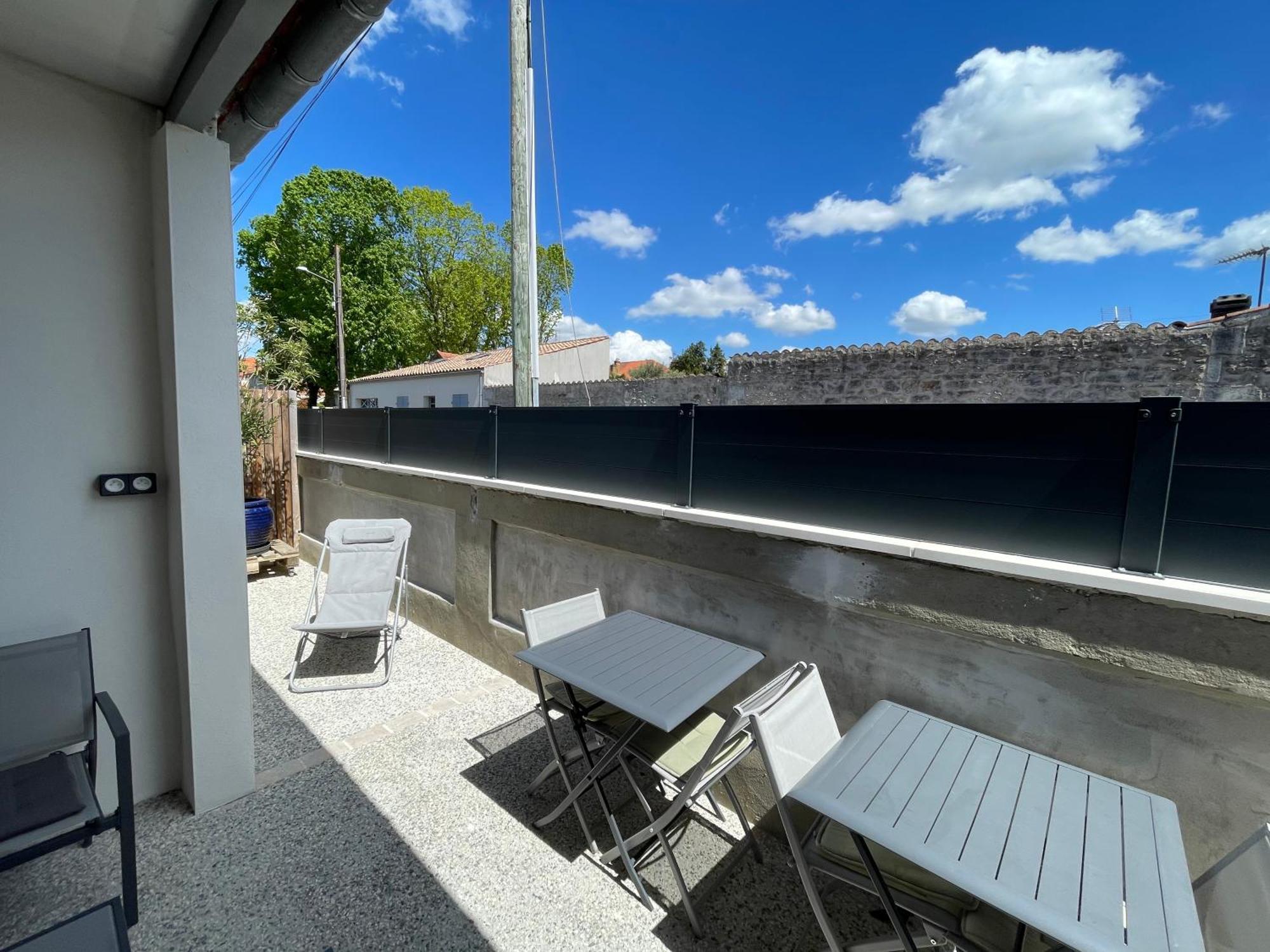 רושפור Maison Chaleureuse Avec Terrasse Privative Proche De La Gare Et Du Centre-Ville מראה חיצוני תמונה